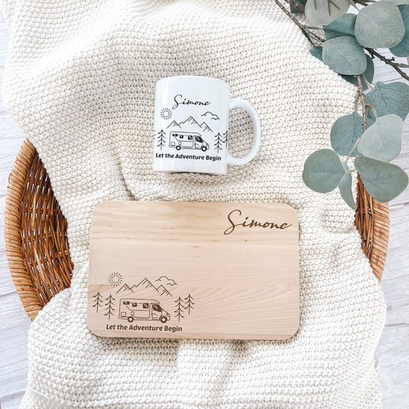 Campingset "Tag" Einzelset Buchenholz Brettchen und Keramik Tasse mit Wunschmotiv
