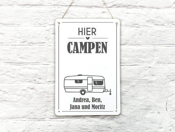 Blechschild für Camper – personalisiert – "Hier campen"